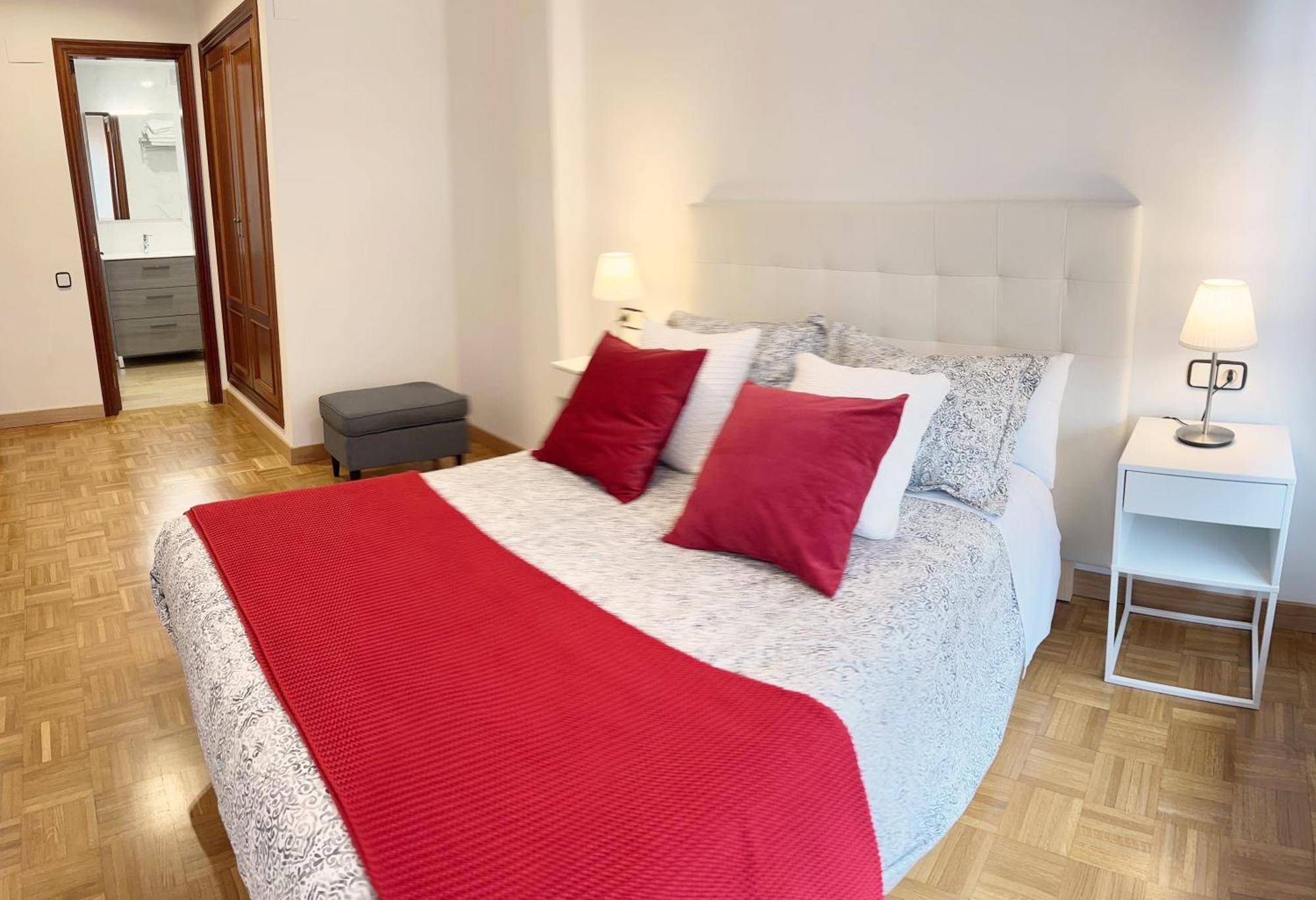 Apartamento Europa Centric Parking Gratis Oviedo Buitenkant foto