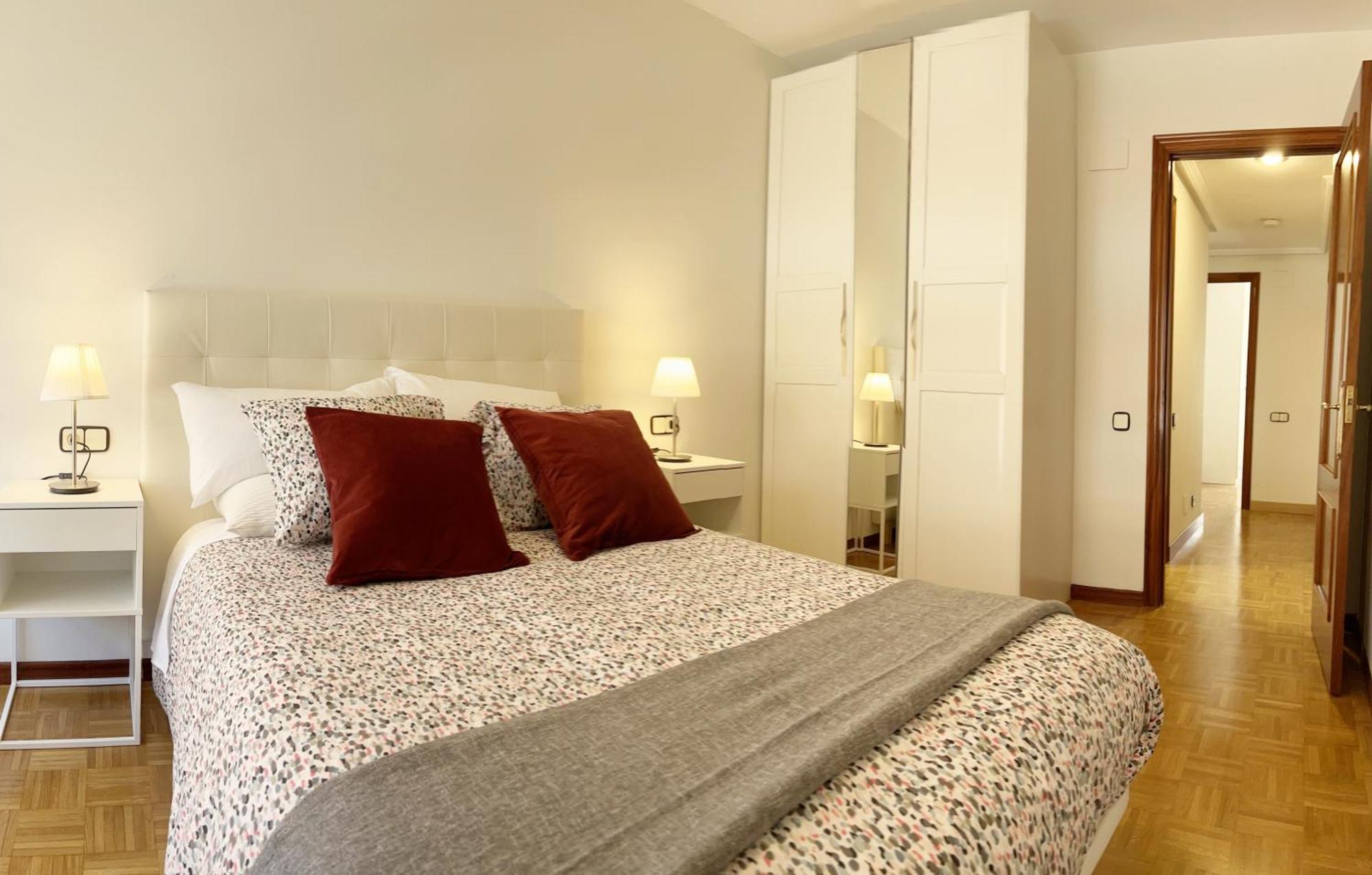 Apartamento Europa Centric Parking Gratis Oviedo Buitenkant foto